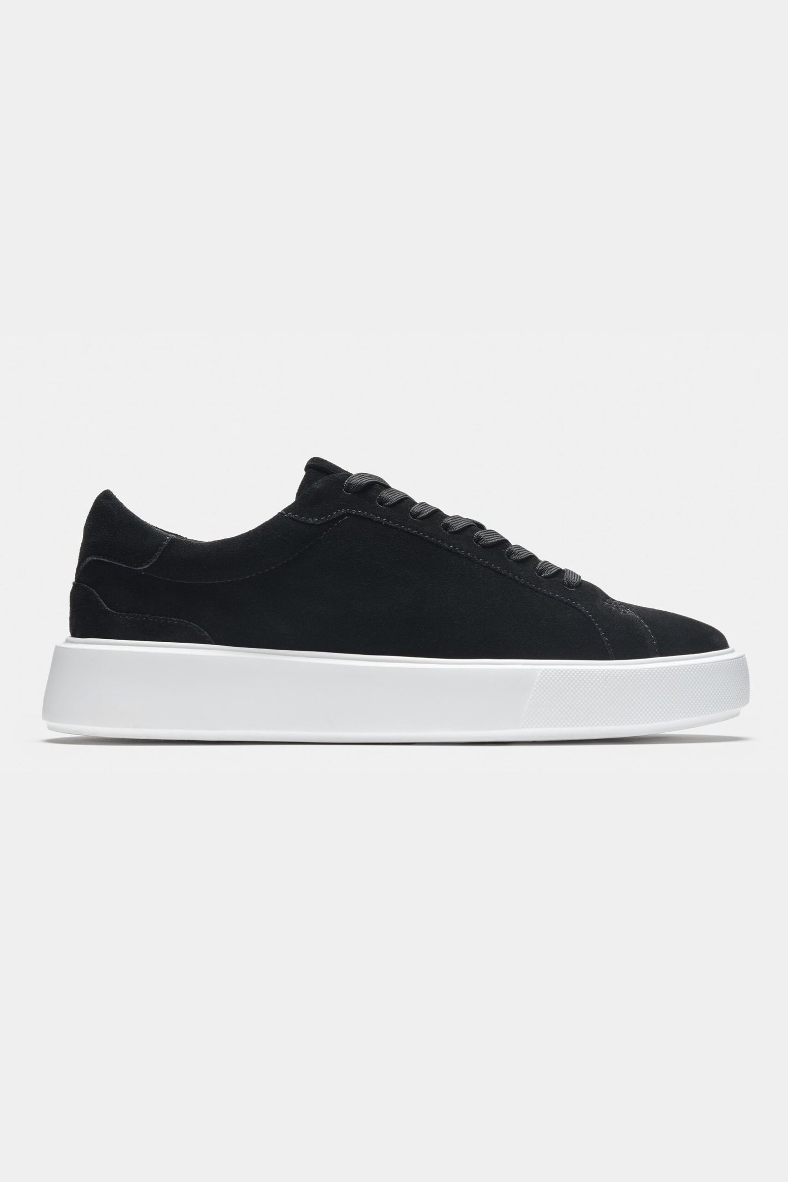 THE CLASSIC SUEDE TRAINER - Image 17