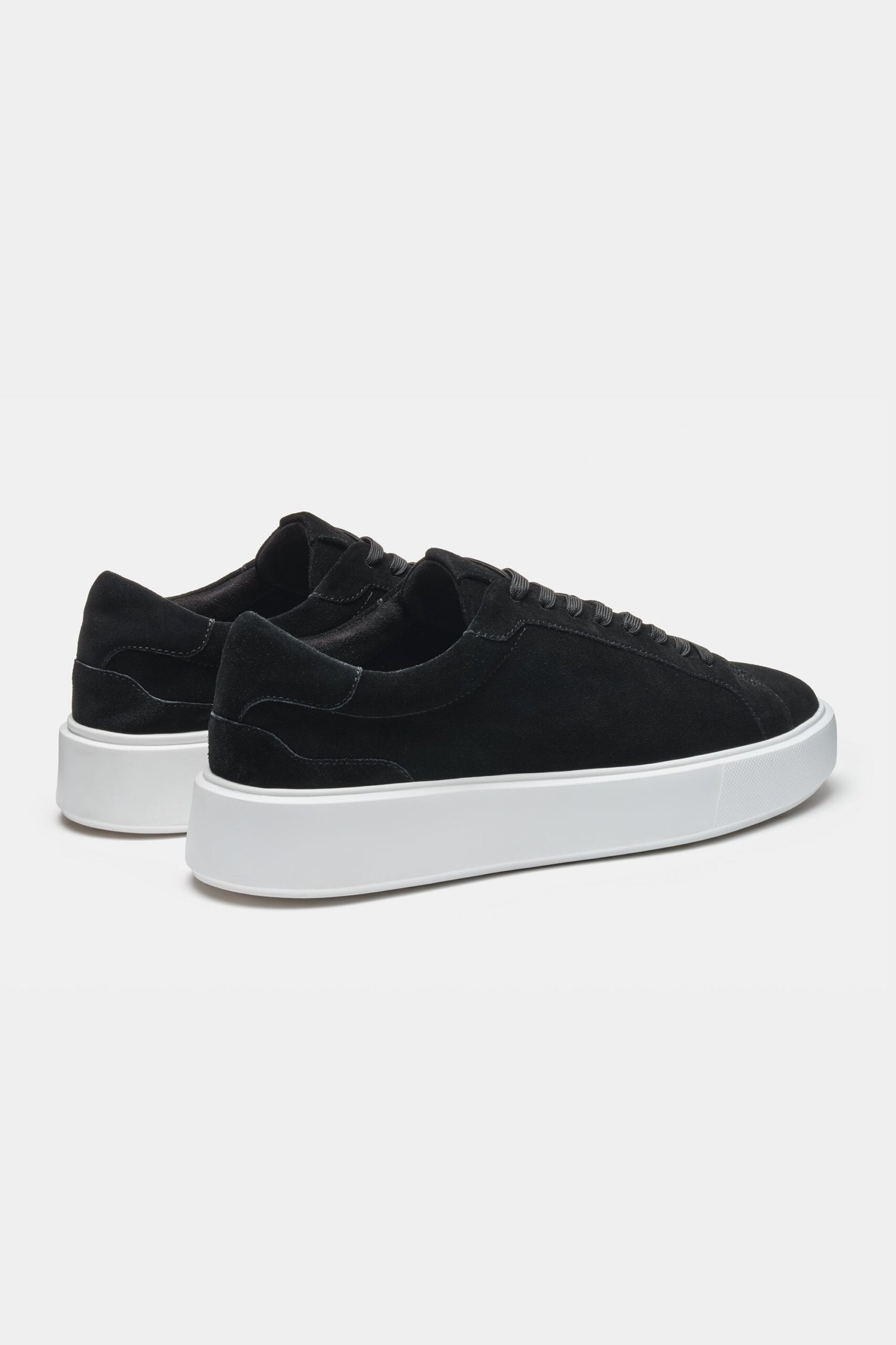 THE CLASSIC SUEDE TRAINER - Image 19